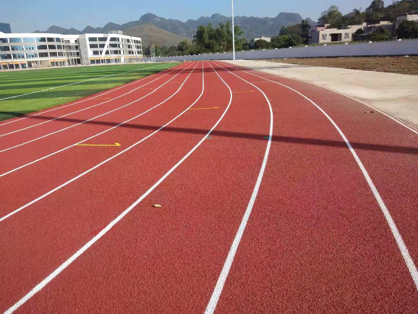 矽pu籃球場材料廠家（jiā）