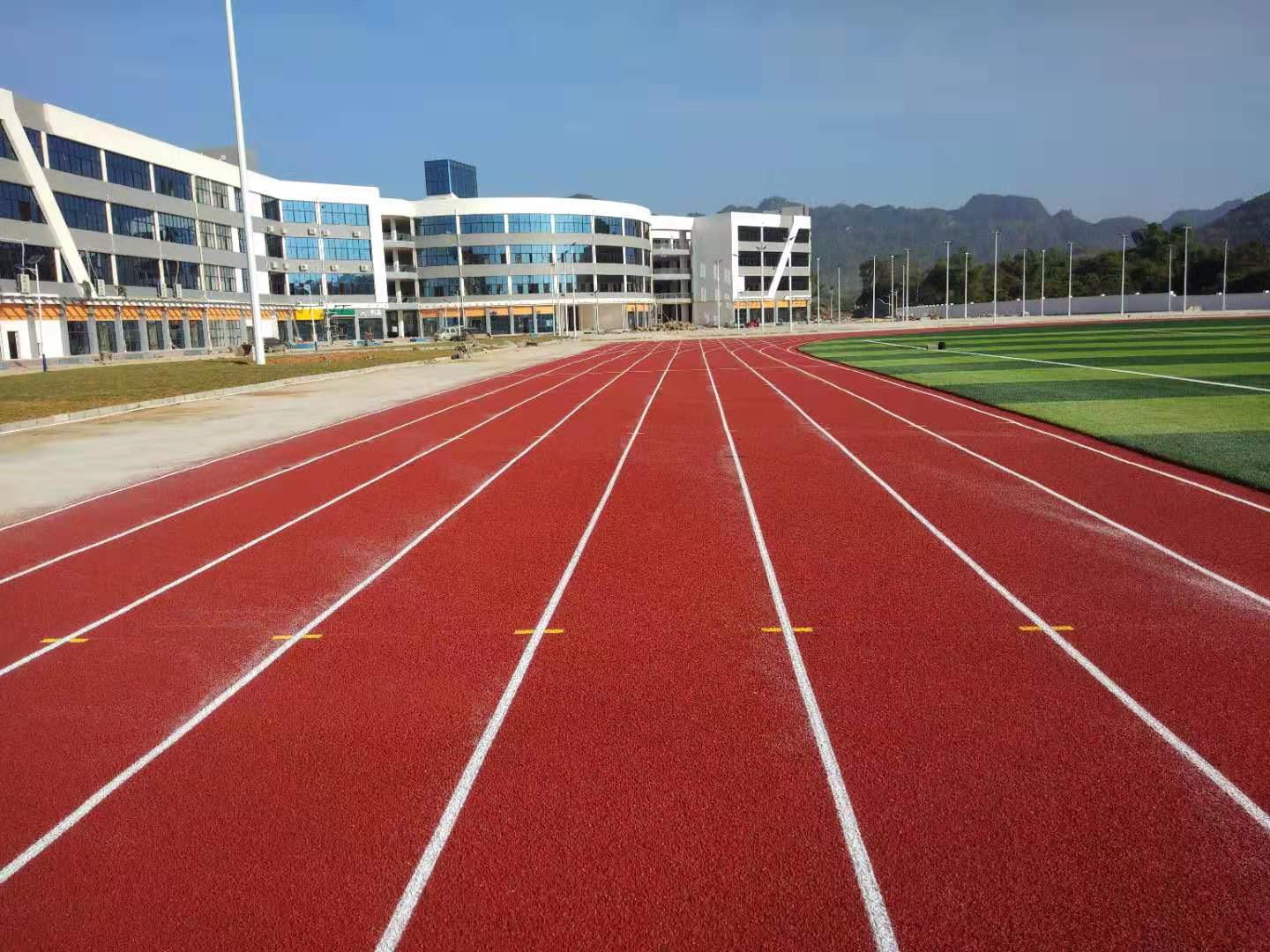 塑膠跑（pǎo）道廠家（jiā）